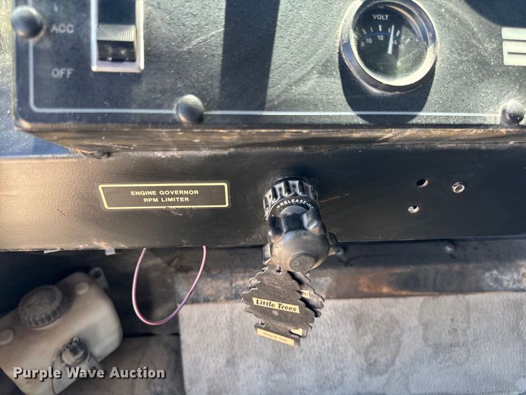 image for item EH6823 1994 Ag-Chem Terra Gator 1844 spreader