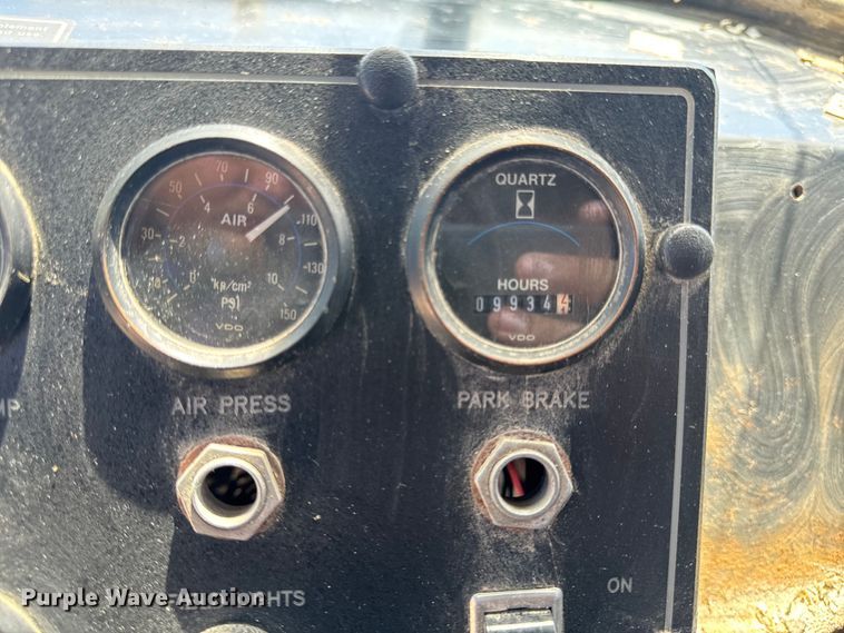 image for item EH6823 1994 Ag-Chem Terra Gator 1844 spreader