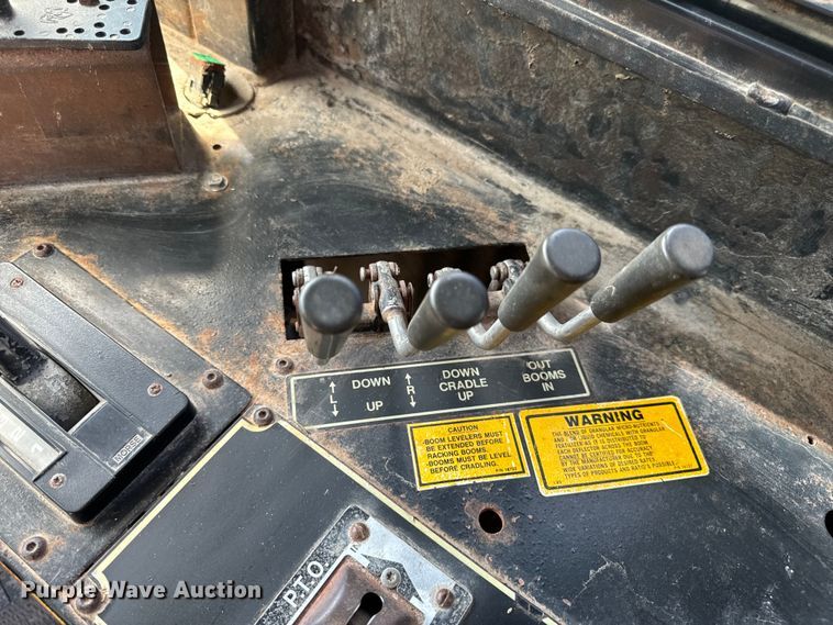 image for item EH6823 1994 Ag-Chem Terra Gator 1844 spreader