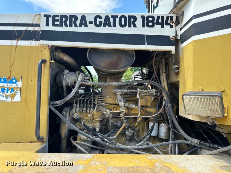 image for item EH6823 1994 Ag-Chem Terra Gator 1844 spreader