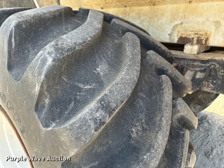 image for item EH6823 1994 Ag-Chem Terra Gator 1844 spreader