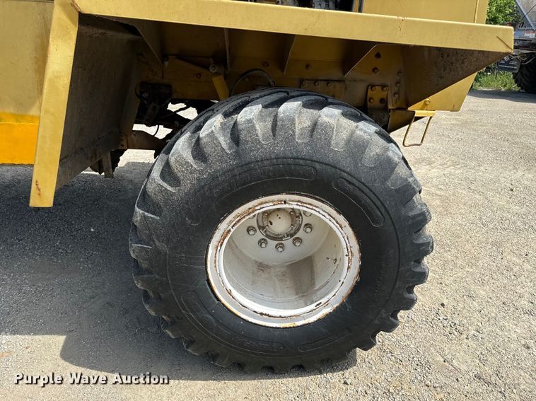 image for item EH6823 1994 Ag-Chem Terra Gator 1844 spreader