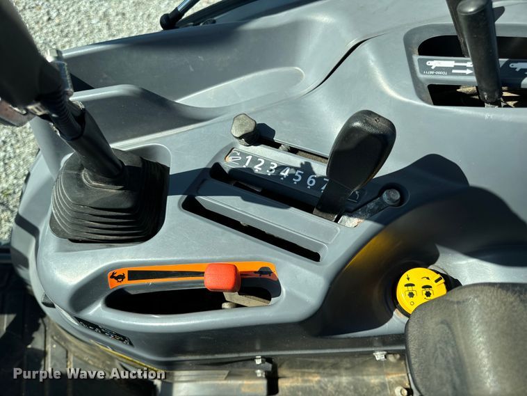 image for item EH6863 2016 Kubota L6060 MFWD tractor