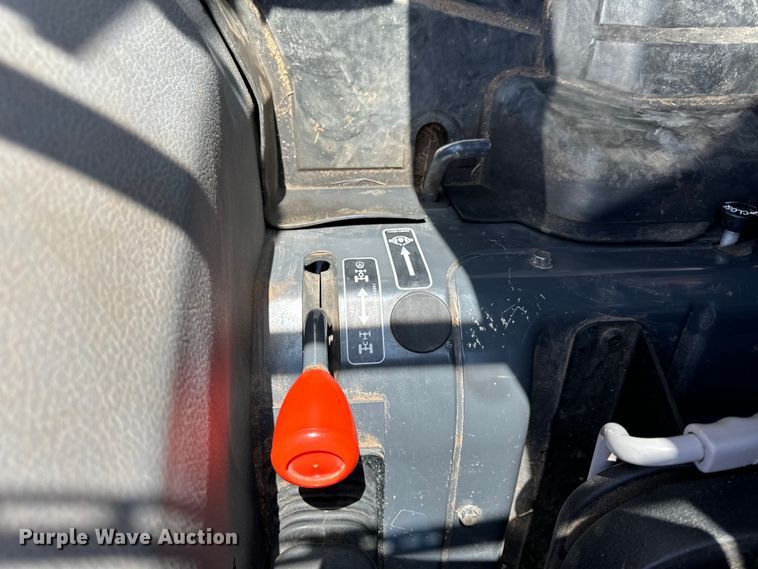 image for item EH6863 2016 Kubota L6060 MFWD tractor