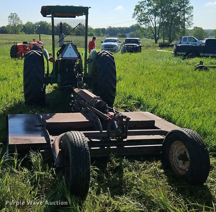 image for item EI3854 1975 John Deere  1530 tractor