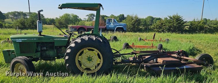 image for item EI3854 1975 John Deere  1530 tractor