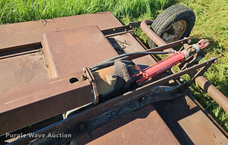 image for item EI3854 1975 John Deere  1530 tractor