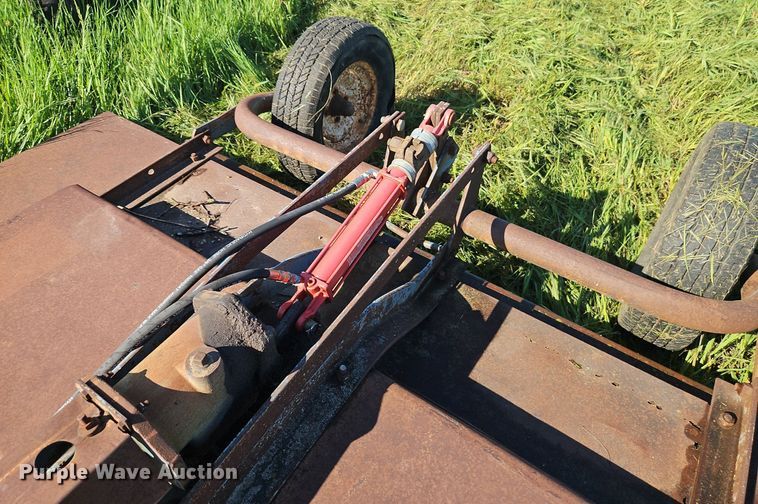 image for item EI3854 1975 John Deere  1530 tractor