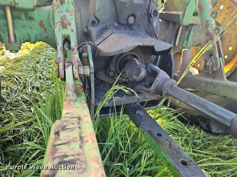 image for item EI3854 1975 John Deere  1530 tractor