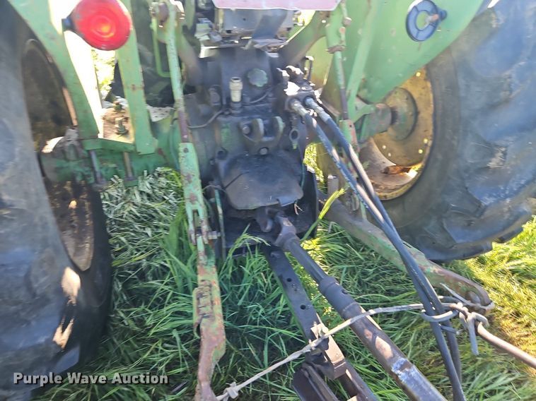 image for item EI3854 1975 John Deere  1530 tractor