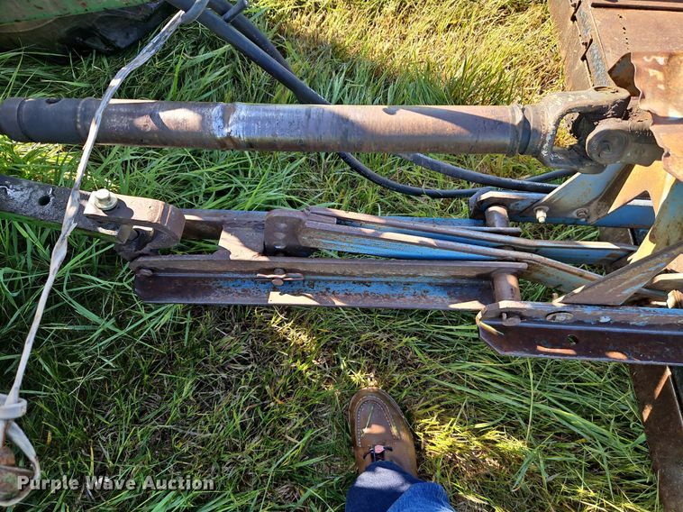 image for item EI3854 1975 John Deere  1530 tractor