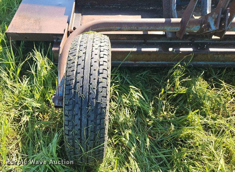 image for item EI3854 1975 John Deere  1530 tractor