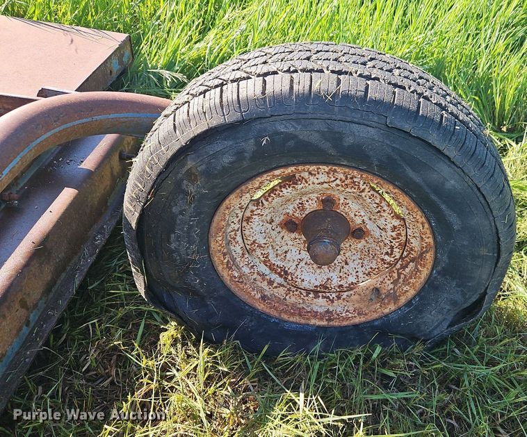 image for item EI3854 1975 John Deere  1530 tractor