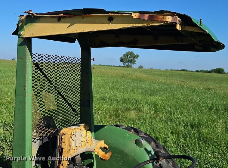 image for item EI3854 1975 John Deere  1530 tractor