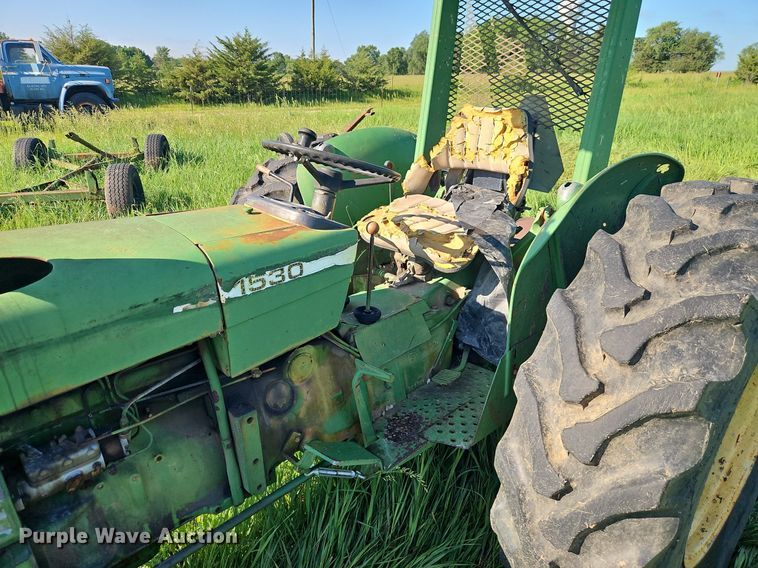 image for item EI3854 1975 John Deere  1530 tractor