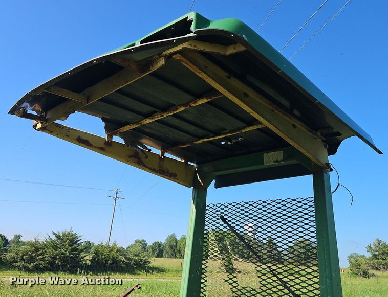 image for item EI3854 1975 John Deere  1530 tractor