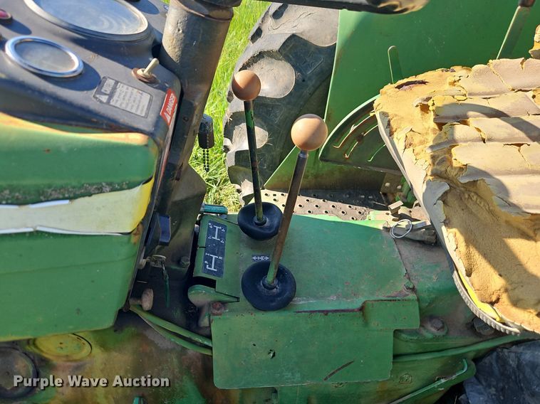 image for item EI3854 1975 John Deere  1530 tractor