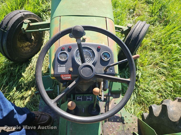image for item EI3854 1975 John Deere  1530 tractor