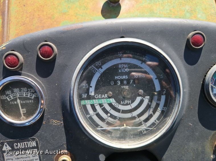 image for item EI3854 1975 John Deere  1530 tractor