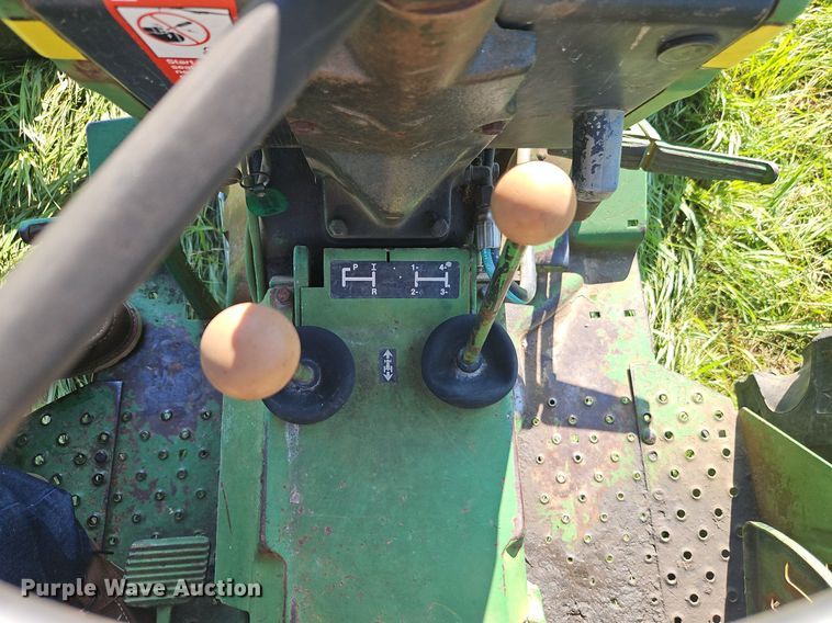 image for item EI3854 1975 John Deere  1530 tractor