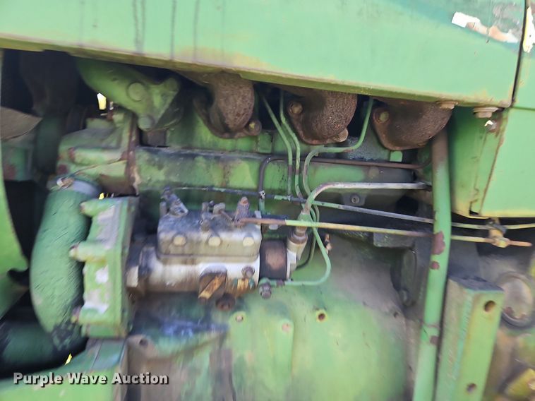 image for item EI3854 1975 John Deere  1530 tractor