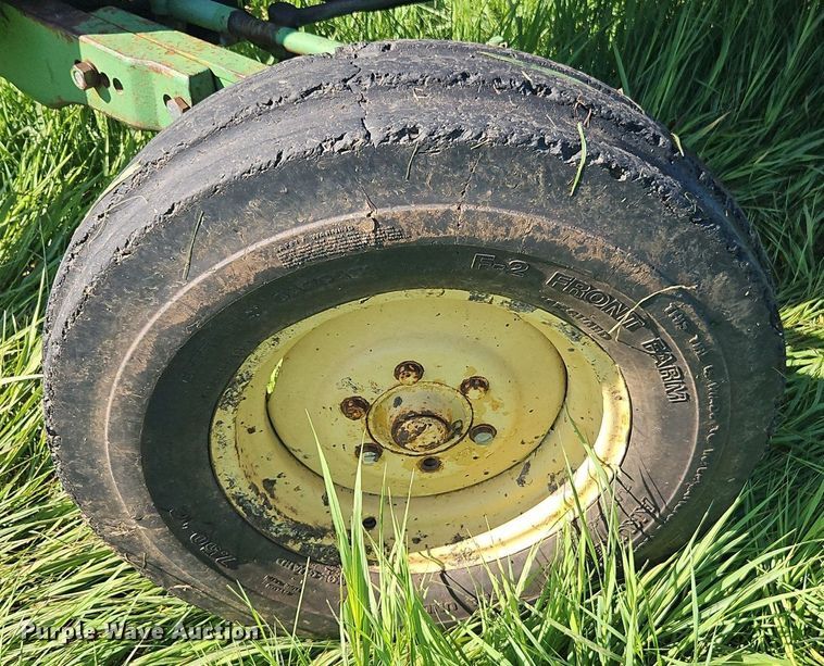 image for item EI3854 1975 John Deere  1530 tractor