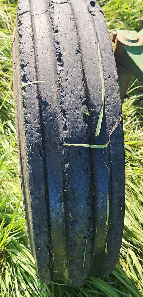 image for item EI3854 1975 John Deere  1530 tractor