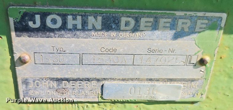 image for item EI3854 1975 John Deere  1530 tractor