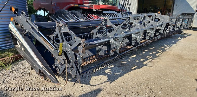 image for item EI3888 2006 MacDon 974 flex draper head