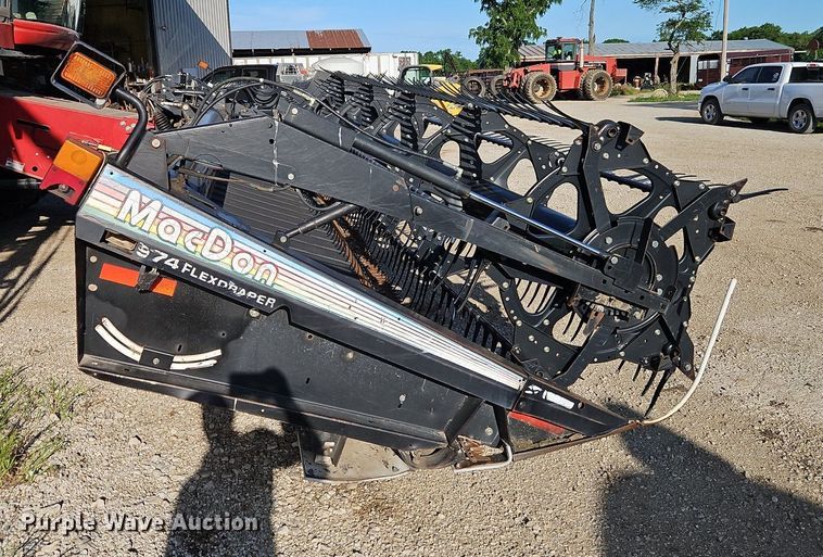 image for item EI3888 2006 MacDon 974 flex draper head