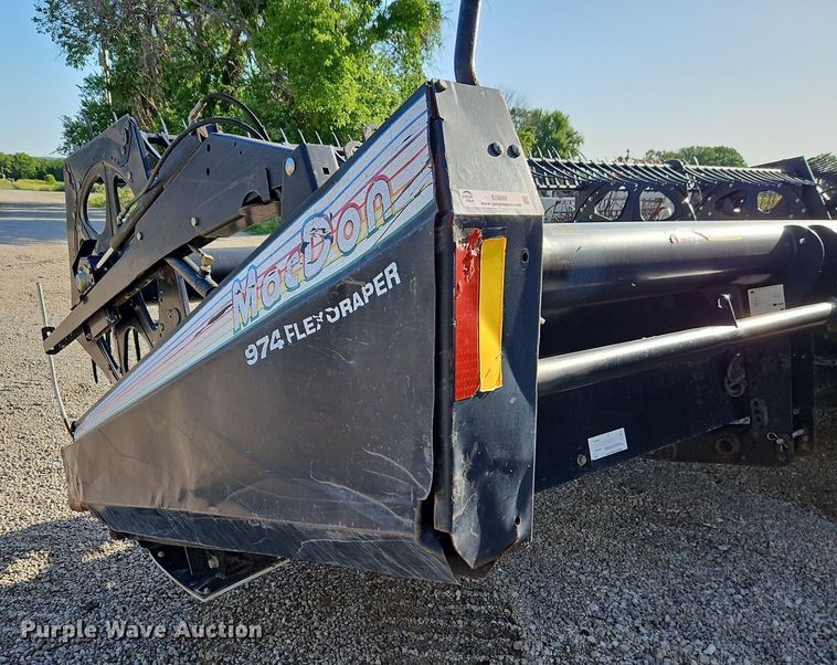 image for item EI3888 2006 MacDon 974 flex draper head