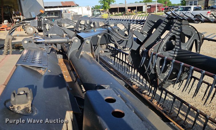 image for item EI3888 2006 MacDon 974 flex draper head