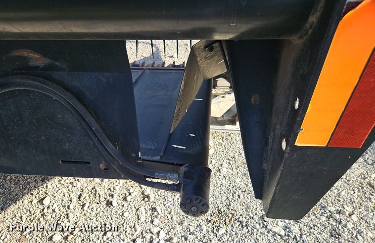 image for item EI3888 2006 MacDon 974 flex draper head