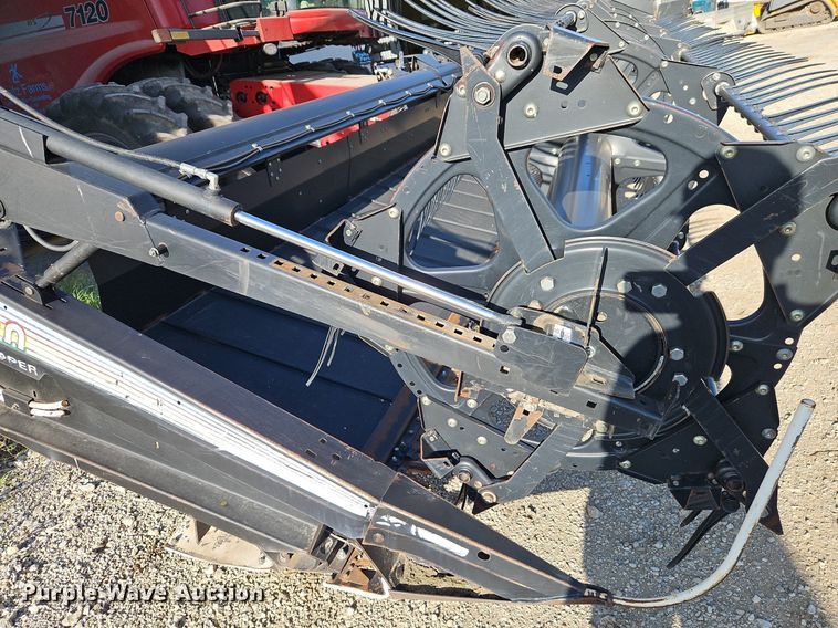 image for item EI3888 2006 MacDon 974 flex draper head