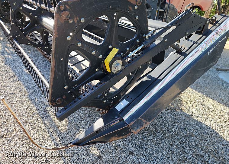 image for item EI3888 2006 MacDon 974 flex draper head