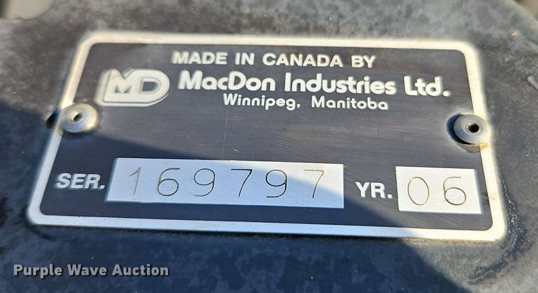 image for item EI3888 2006 MacDon 974 flex draper head