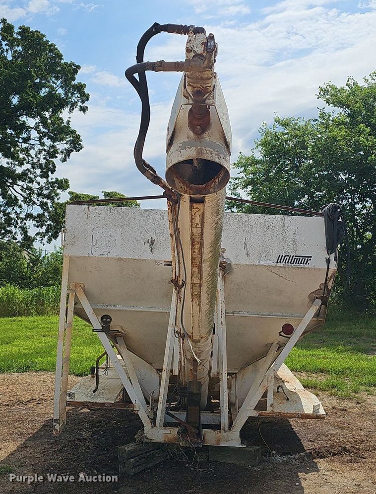 image for item EJ5616 Willmar  Roadrunner  seed tender bed