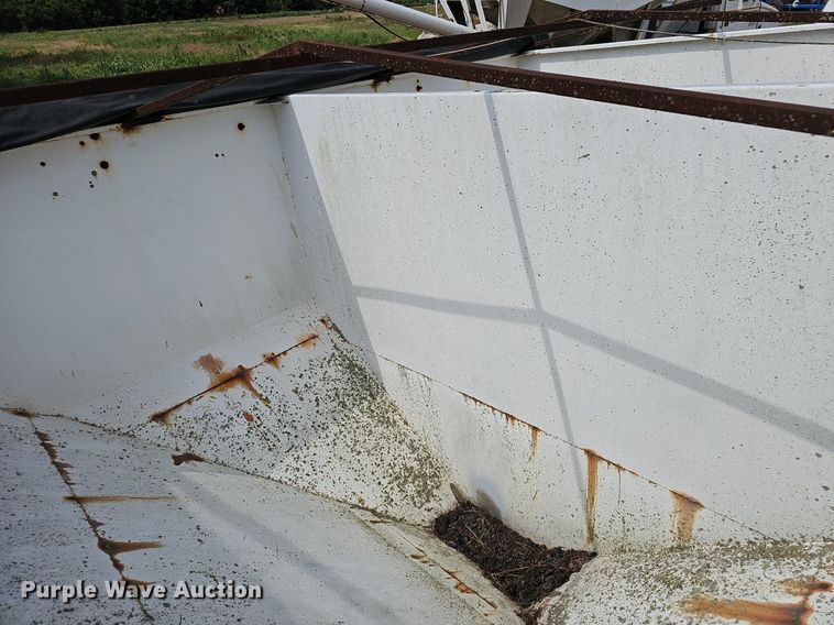 image for item EJ5616 Willmar  Roadrunner  seed tender bed