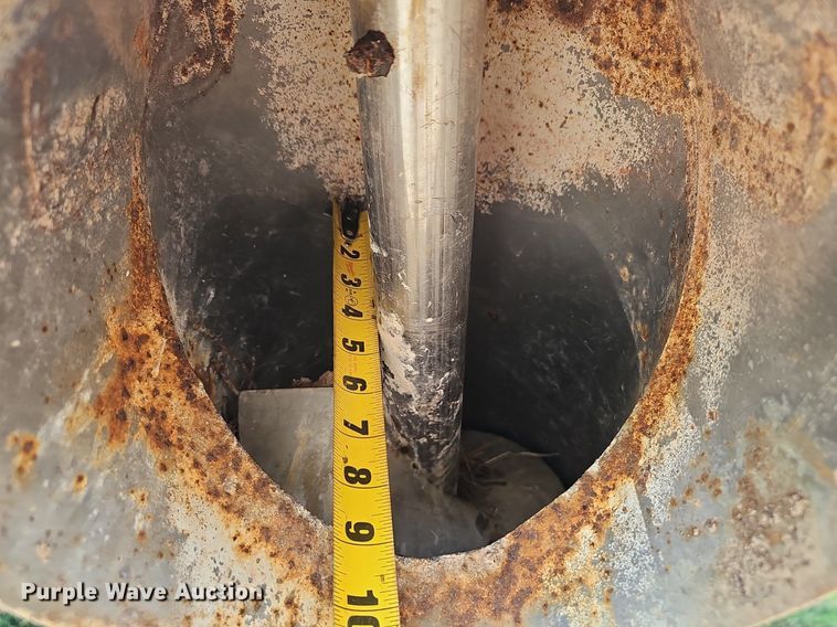 image for item EJ5616 Willmar  Roadrunner  seed tender bed