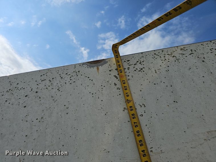 image for item EJ5616 Willmar  Roadrunner  seed tender bed