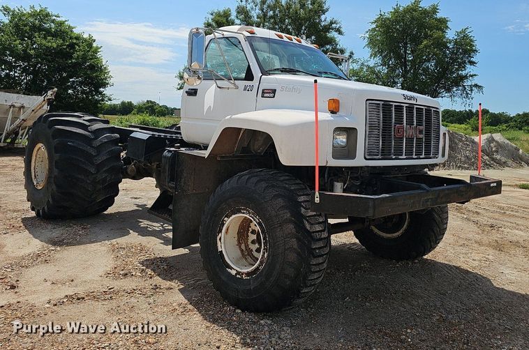 image for item EJ5617 GMC C7500 applicator truck cab and chassis 