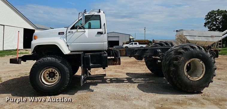 image for item EJ5617 GMC C7500 applicator truck cab and chassis 