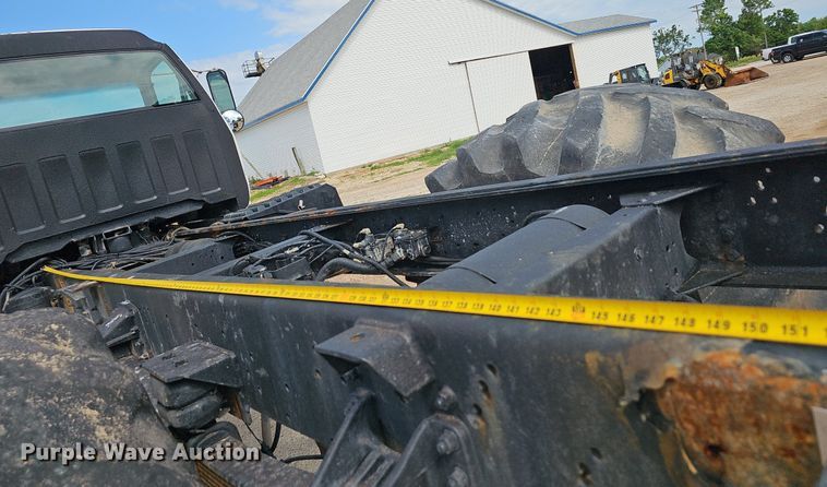 image for item EJ5617 GMC C7500 applicator truck cab and chassis 