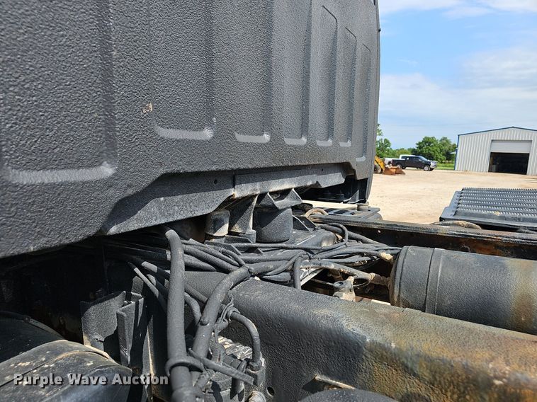 image for item EJ5617 GMC C7500 applicator truck cab and chassis 