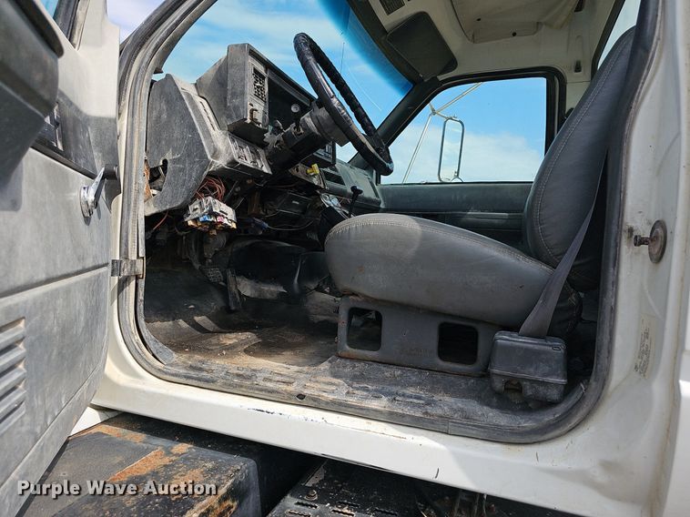 image for item EJ5617 GMC C7500 applicator truck cab and chassis 