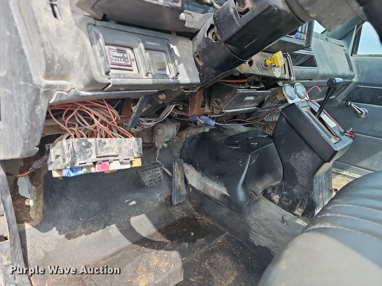 image for item EJ5617 GMC C7500 applicator truck cab and chassis 