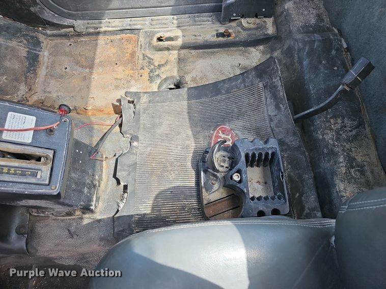 image for item EJ5617 GMC C7500 applicator truck cab and chassis 