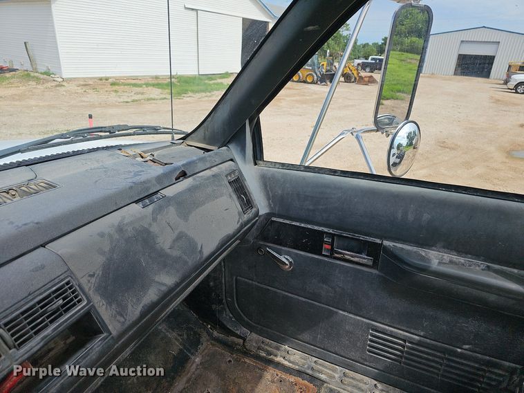 image for item EJ5617 GMC C7500 applicator truck cab and chassis 