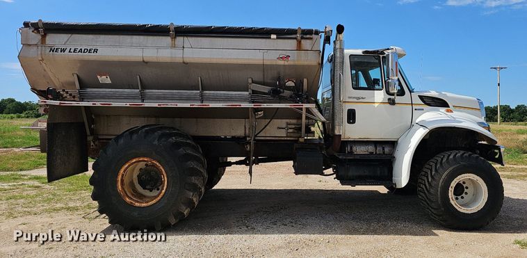 image for item EJ5618 International  7400 SFA applicator truck