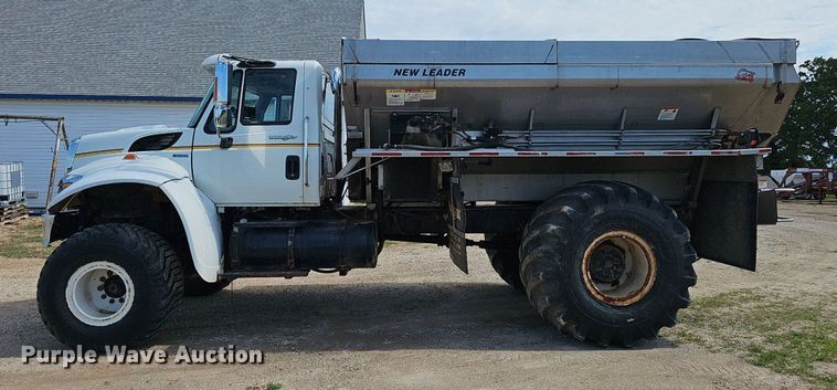 image for item EJ5618 International  7400 SFA applicator truck